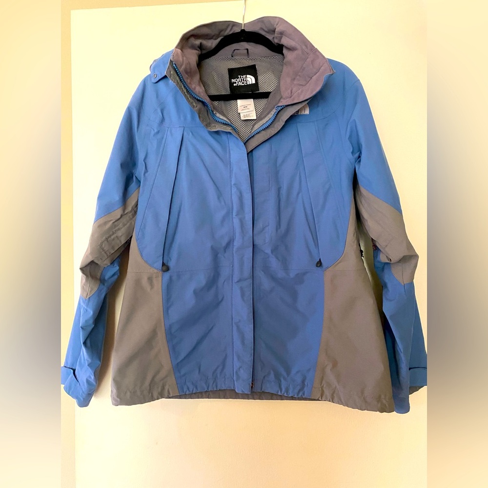 The north face Gore-Tex women’s jacket size medium